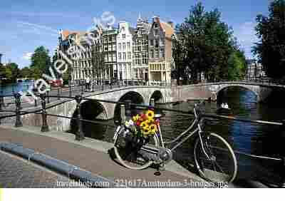 221617Amsterdam-3-bridges.jpg